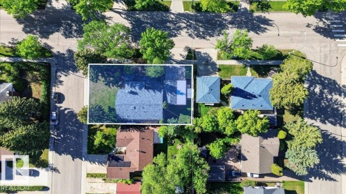 15302 76 Av, Edmonton, AB 