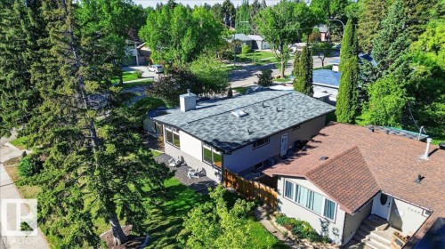 15302 76 Av, Edmonton, AB 