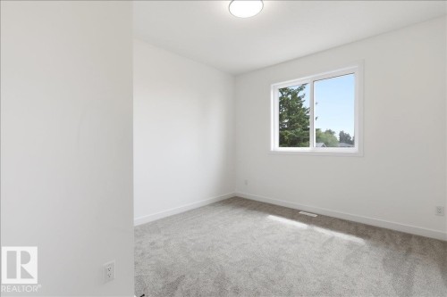 5023 47Ave, Calmar, AB 