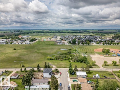 5023 47Ave, Calmar, AB 