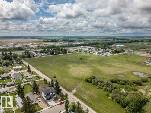 5023 47Ave, Calmar, AB 