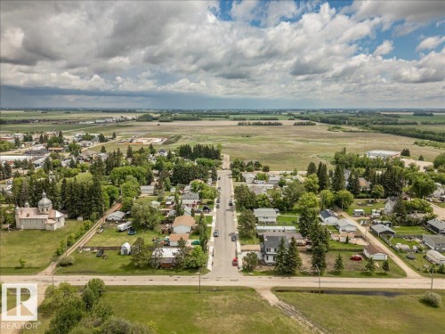 5023 47Ave, Calmar, AB 