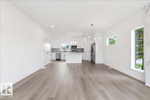 5023 47Ave, Calmar, AB 