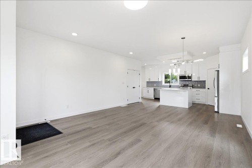 5023 47Ave, Calmar, AB 