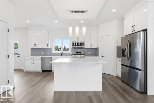 5023 47Ave, Calmar, AB 