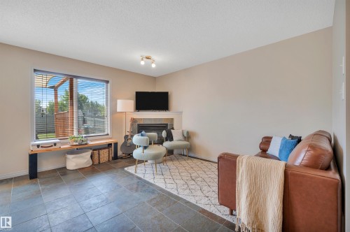 5819 8 Avenue, Edmonton, AB 