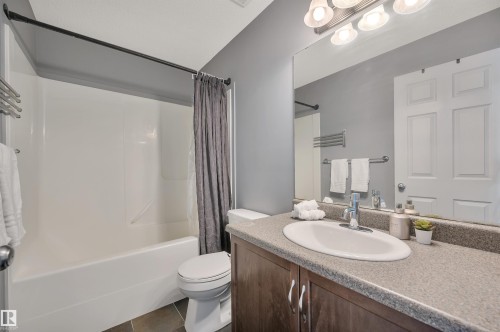5819 8 Avenue, Edmonton, AB 