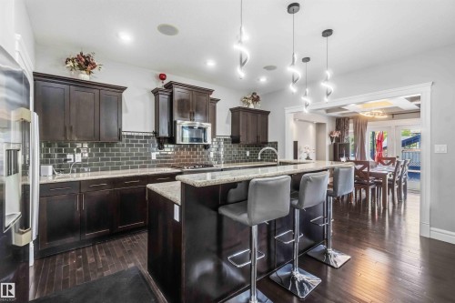 247 Ambleside Drive, Edmonton, AB - Indoor Photo Showing Kitchen With Upgraded Kitchen