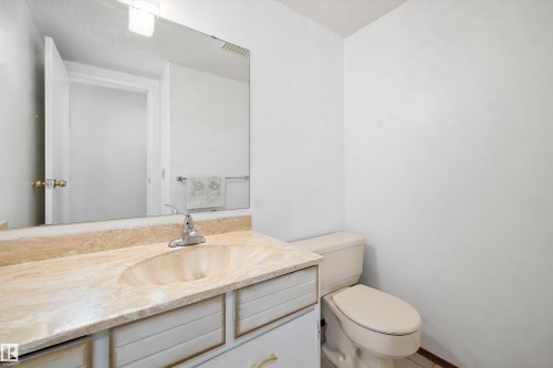 6816 40 Avenue, Edmonton, AB 