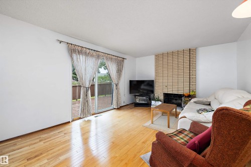 6816 40 Avenue, Edmonton, AB 