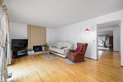 6816 40 Avenue, Edmonton, AB 