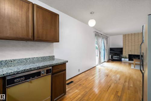 6816 40 Avenue, Edmonton, AB 