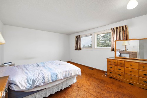 6816 40 Avenue, Edmonton, AB 