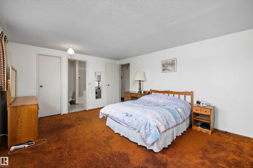 6816 40 Avenue, Edmonton, AB 
