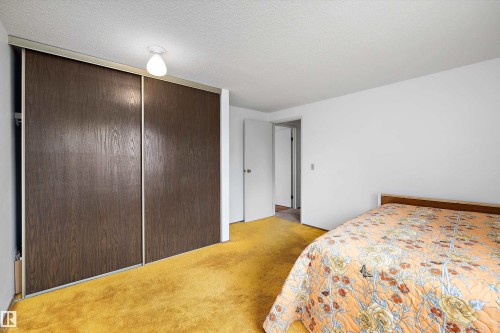 6816 40 Avenue, Edmonton, AB 