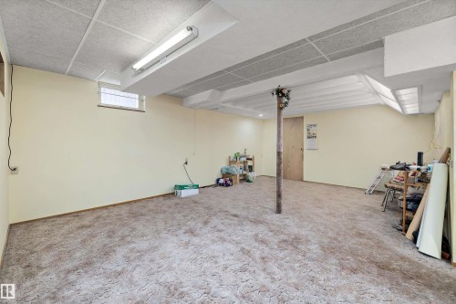 6816 40 Avenue, Edmonton, AB 