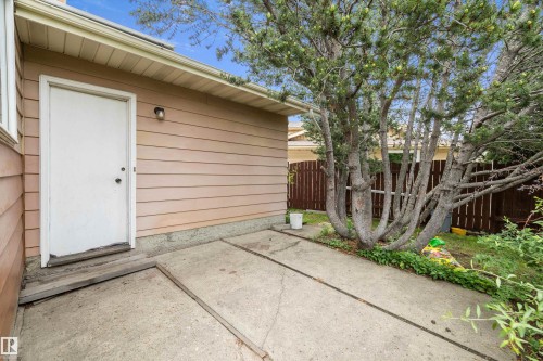 6816 40 Avenue, Edmonton, AB 