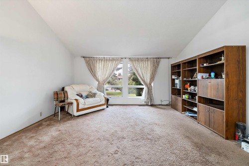 6816 40 Avenue, Edmonton, AB 