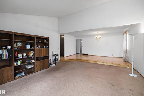 6816 40 Avenue, Edmonton, AB 