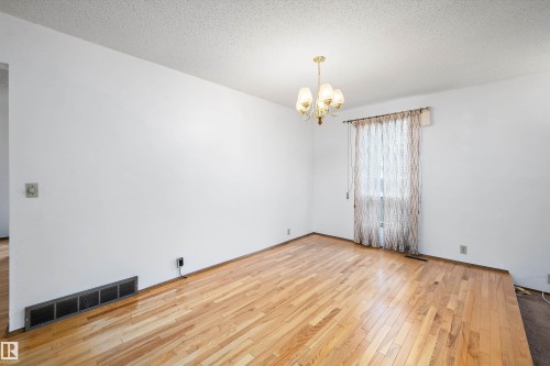 6816 40 Avenue, Edmonton, AB 