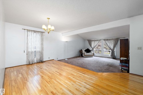 6816 40 Avenue, Edmonton, AB 