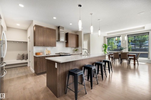 1979 Ainslie Link, Edmonton, AB 