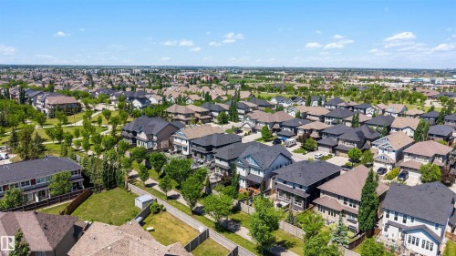 1979 Ainslie Link, Edmonton, AB 