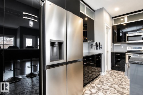 3334 Hilton Crescent, Edmonton, AB 