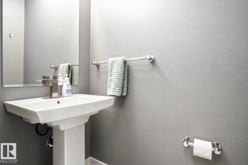 3334 Hilton Crescent, Edmonton, AB 