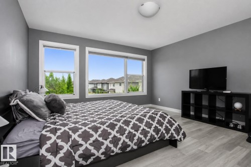 3334 Hilton Crescent, Edmonton, AB 