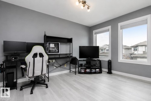3334 Hilton Crescent, Edmonton, AB 
