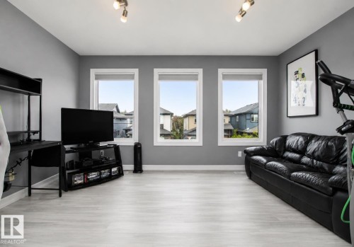 3334 Hilton Crescent, Edmonton, AB 