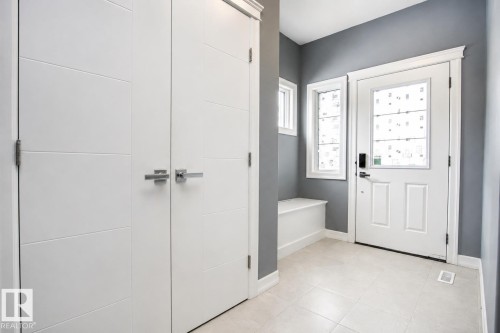 3334 Hilton Crescent, Edmonton, AB 