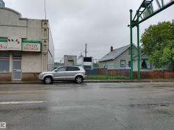 10755 95 Street  Edmonton, AB T5H 2E1