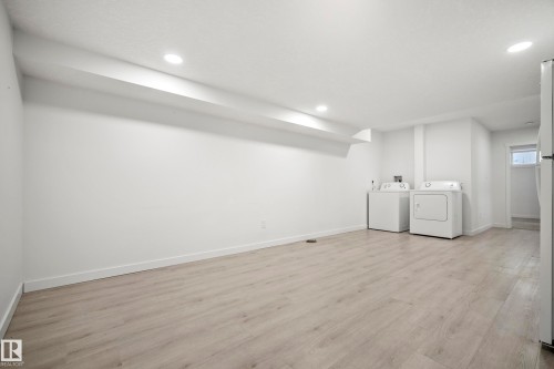 9043 52 Street, Edmonton, AB 