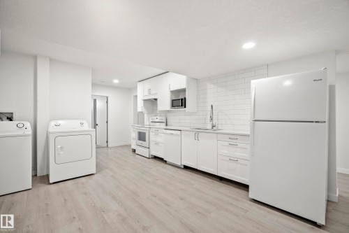 9043 52 Street, Edmonton, AB 