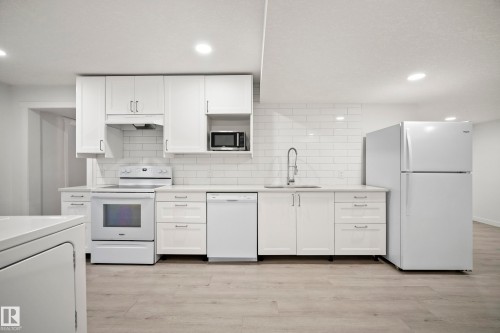 9043 52 Street, Edmonton, AB 