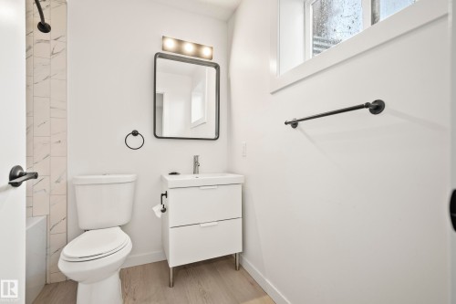 Legal Suite - (4-Piece) Ensuite Bathroom - 9043 52 Street, Edmonton, AB 
