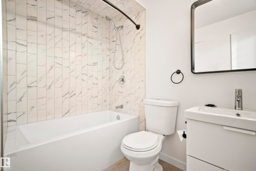 Legal Suite - (4-Piece) Ensuite Bathroom - 9043 52 Street, Edmonton, AB 