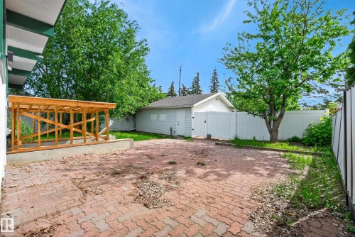 9043 52 Street, Edmonton, AB 