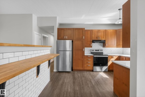 9043 52 Street, Edmonton, AB 