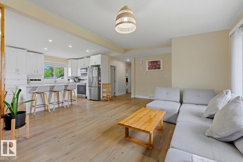 7807 132 Avenue, Edmonton, AB 