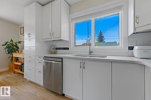 7807 132 Avenue, Edmonton, AB 