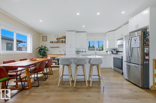 7807 132 Avenue, Edmonton, AB 