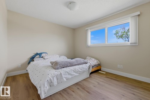 7807 132 Avenue, Edmonton, AB 