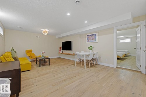 7807 132 Avenue, Edmonton, AB 