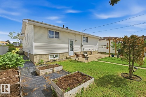 7807 132 Avenue, Edmonton, AB 