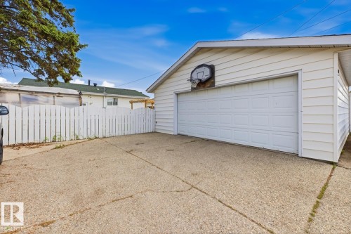 7807 132 Avenue, Edmonton, AB 