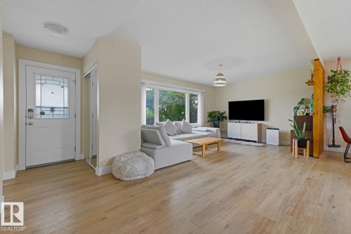 7807 132 Avenue, Edmonton, AB 