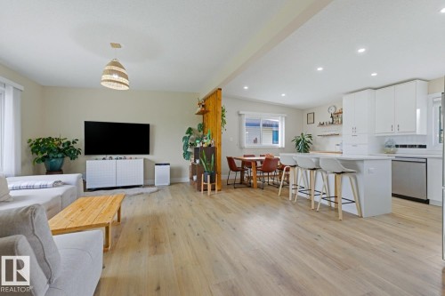 7807 132 Avenue, Edmonton, AB 
